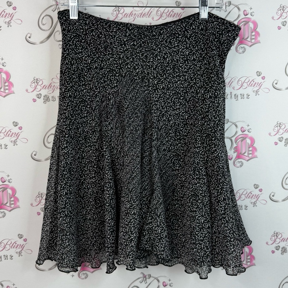 Vamp skirt floral pattern, paisley, Elegant Black and White Floral Skirt